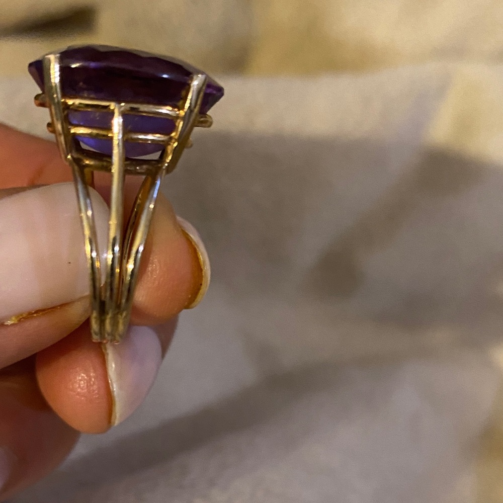 18K Antique Amethyst cocktail ring in 10k Gold - Picture 2 of 8